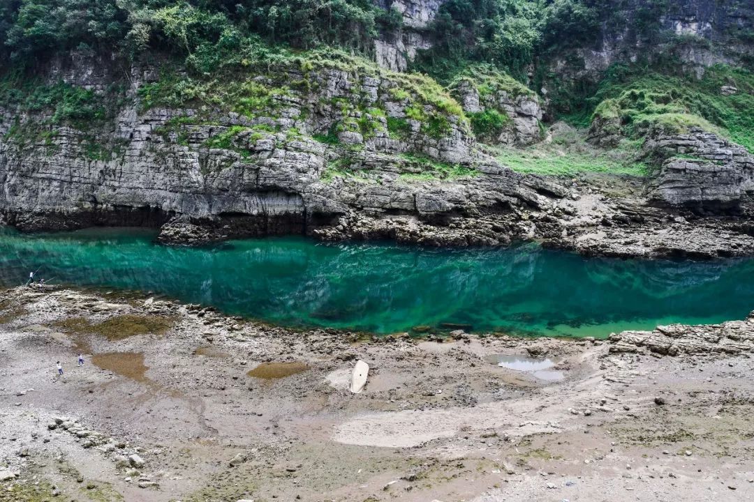 条蜿蜒曲折的河流奇峰怪石栩栩如生楠木渡沿岸峰峦叠障播州尚嵇镇楠木