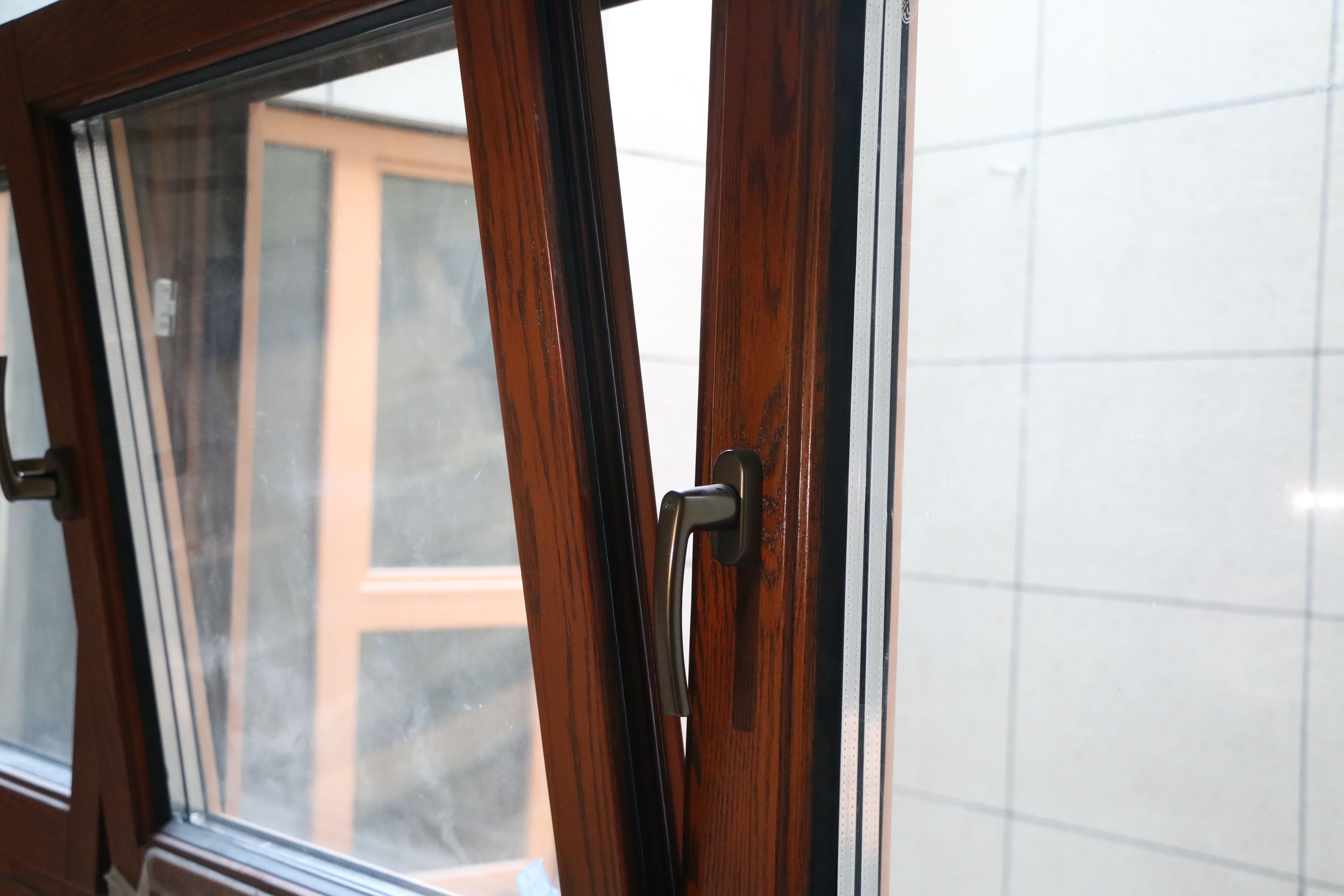 细节决定成败——工艺的选择决定了铝包木窗的性能!