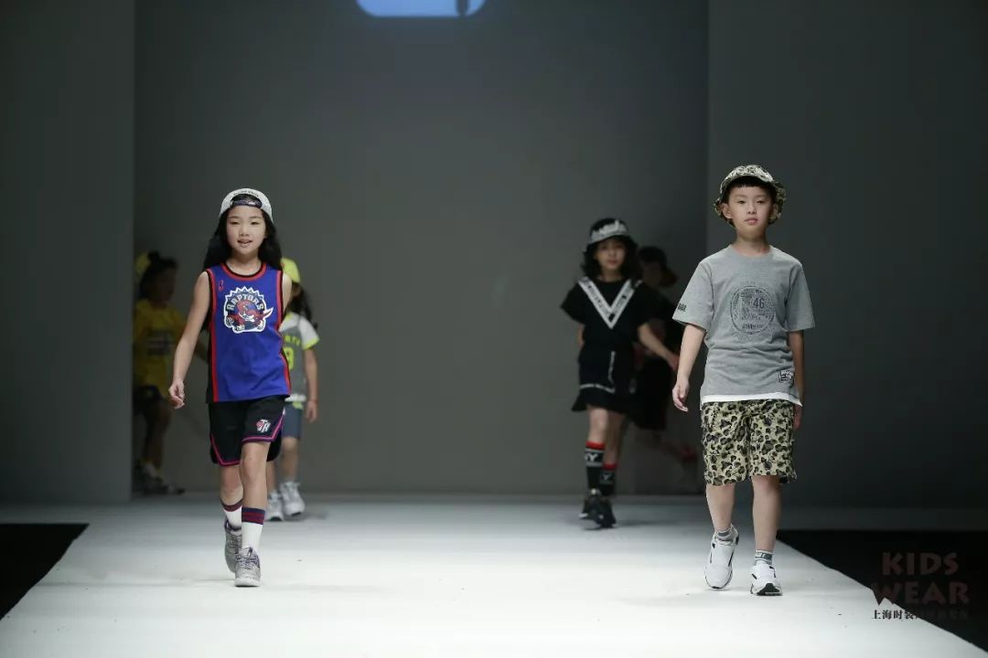 2019ss上海时装周kidswear完美收官七色风童模横扫国际t台