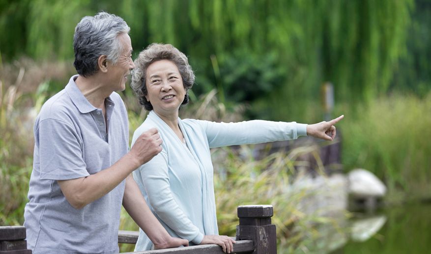 徐宏偉也像照顧妹妹一樣照顧著老伴,張奶奶看到他喊的都是