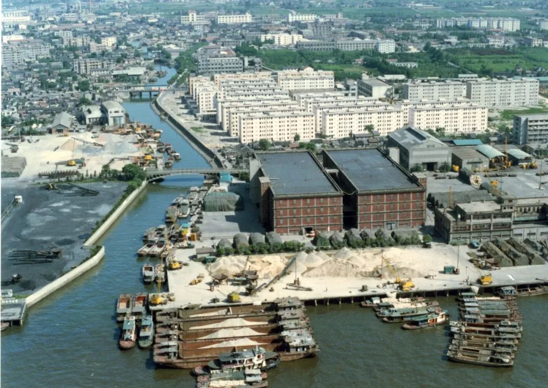 上世纪80年代航拍洋泾港口1992年分属上海市杨浦区,黄浦区,南市区