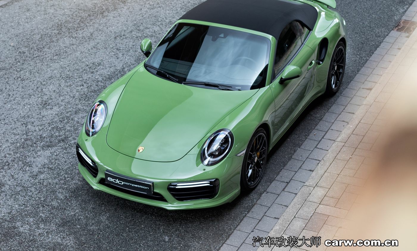 一款特別的保時捷911 turbo s cabriolet橄欖綠