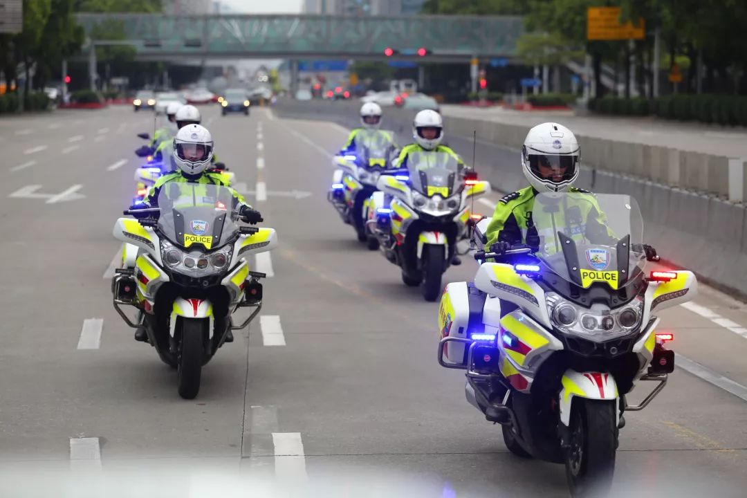 深圳交警骑警图片