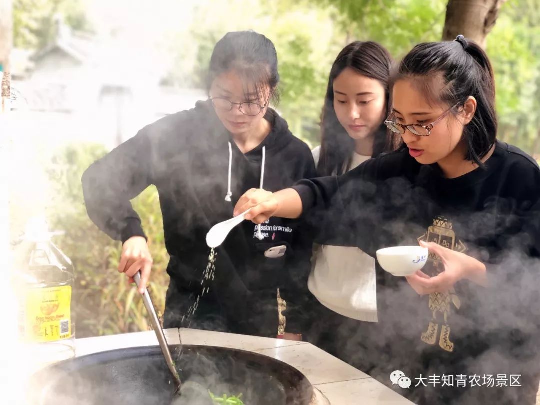 订制拓展这个十月忆土灶烧饭享趣味拓展