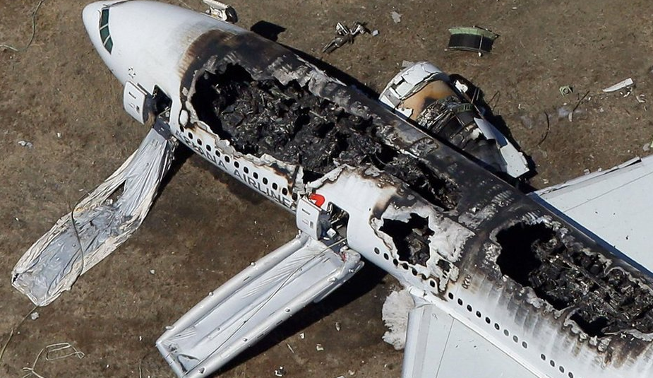 墨西哥一架军用飞机坠毁 造成至少5人死亡
