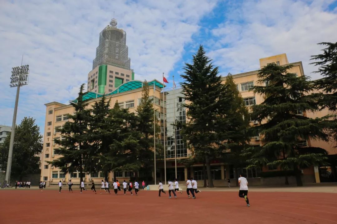 風華正茂奮起直追2018年徐州三中秋季運動會精彩直擊