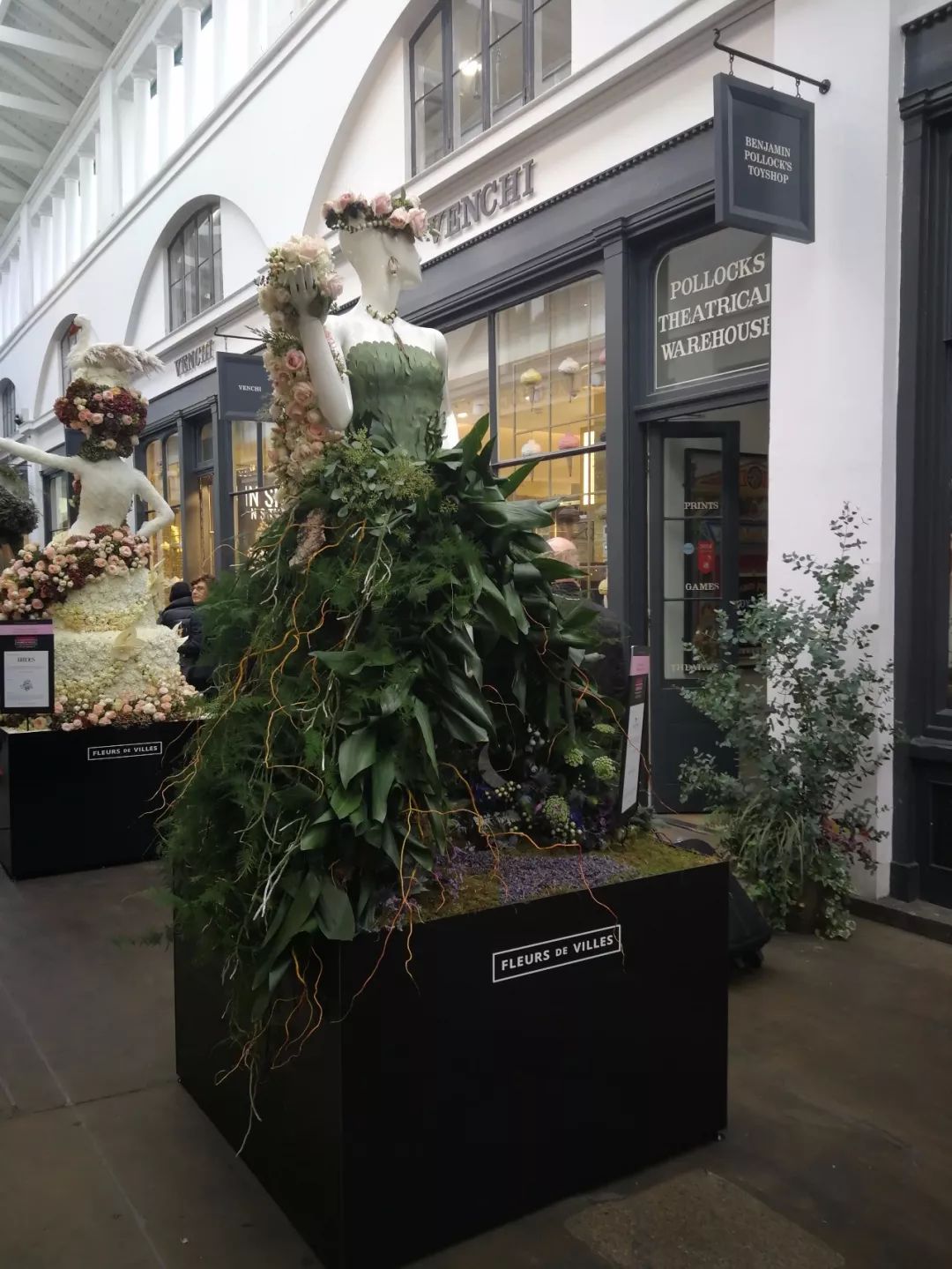 凡與課堂-創意無限的倫敦covent garden 花藝藝術_項鍊