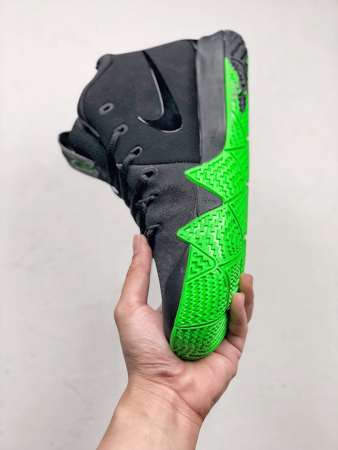 欧文kyrie4halloween惊悚万圣节主题篮球鞋