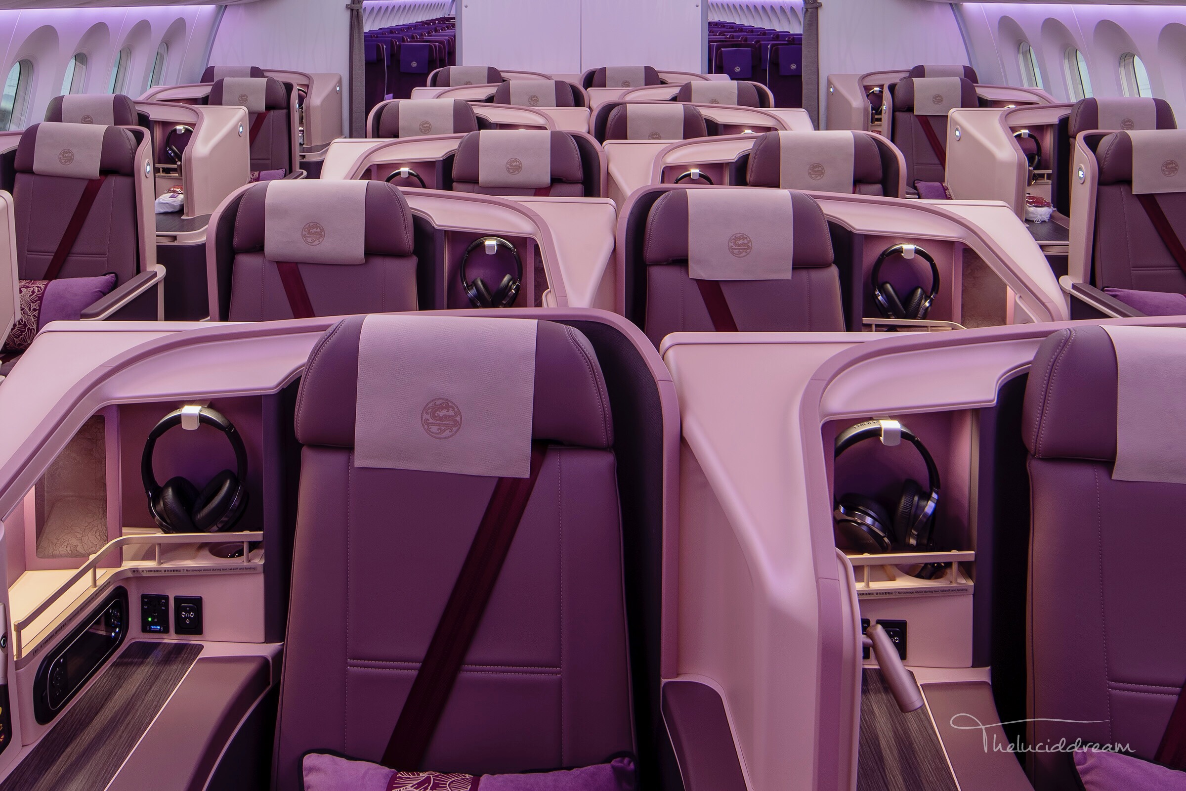 7879客机商务舱最大亮点首个全平躺商务舱产品