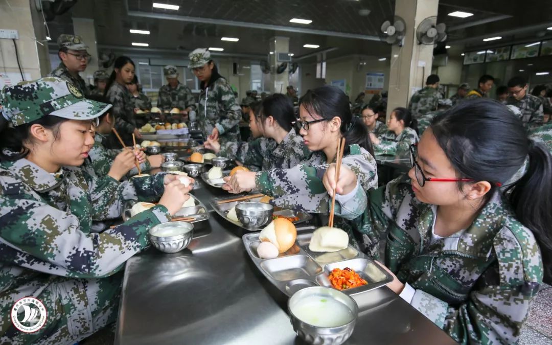 走进实践基地提升综合素质万州中学综合实践活动纪实