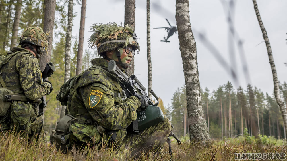 加拿大陆军在拉脱维亚演习 中口径机枪下放加强步兵火力