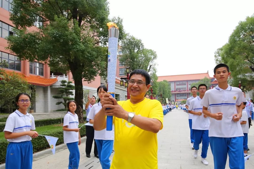 东江广雅奔向新时代薪火相传热烈庆祝广东广雅中学建校130周年