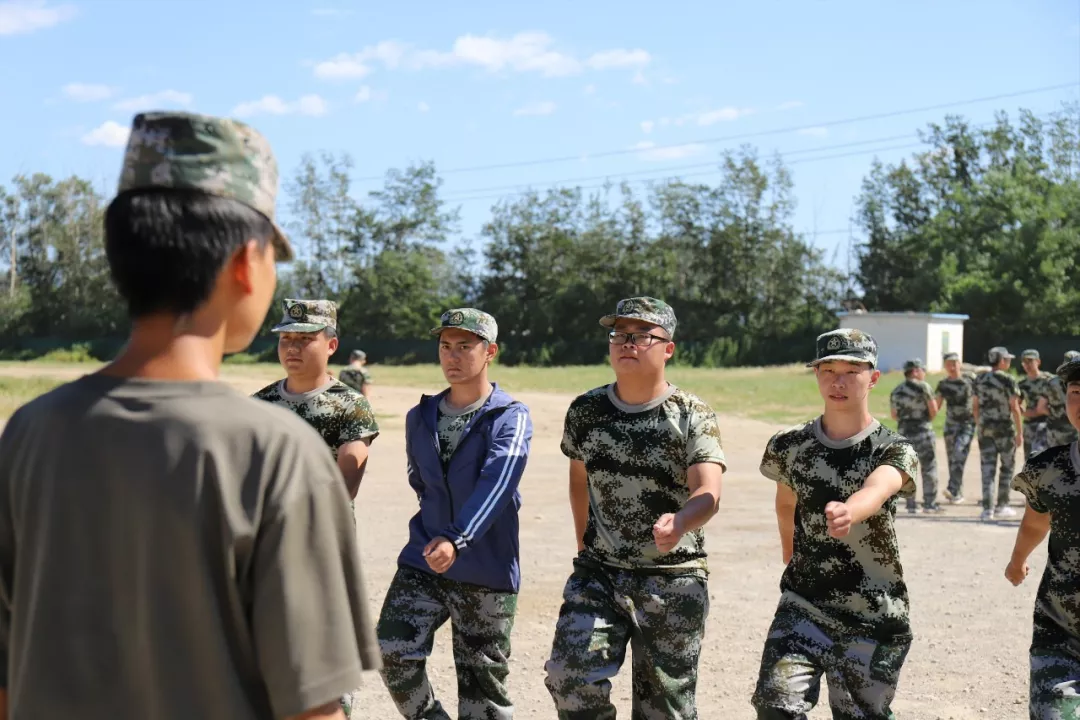 盛华基地:北京经贸职业学院军训纪实