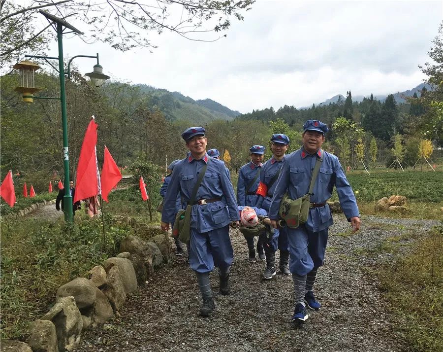 广州三会赴井冈山开展爱国主义教育活动