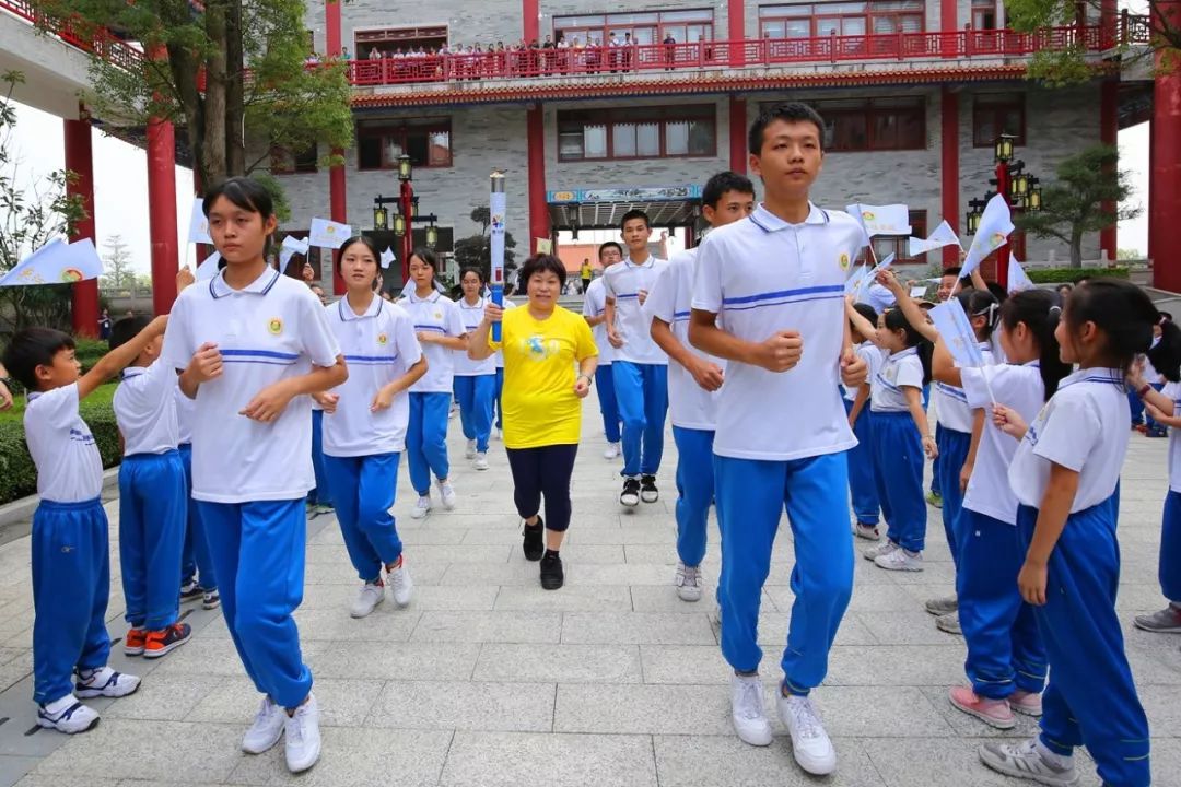 广州广雅中学校服图片