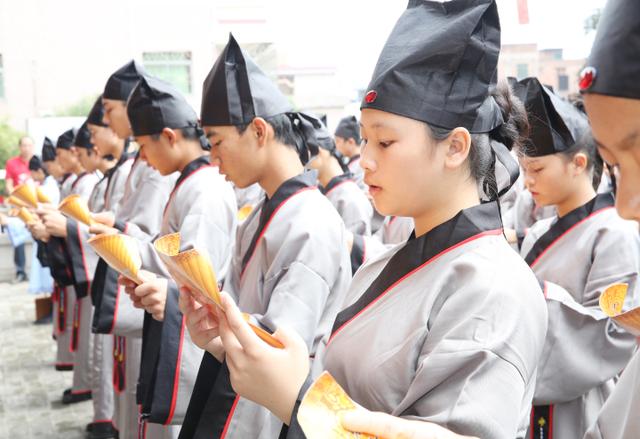 河源佗城再现古代秋闱古装学子拉弓武试争魁首