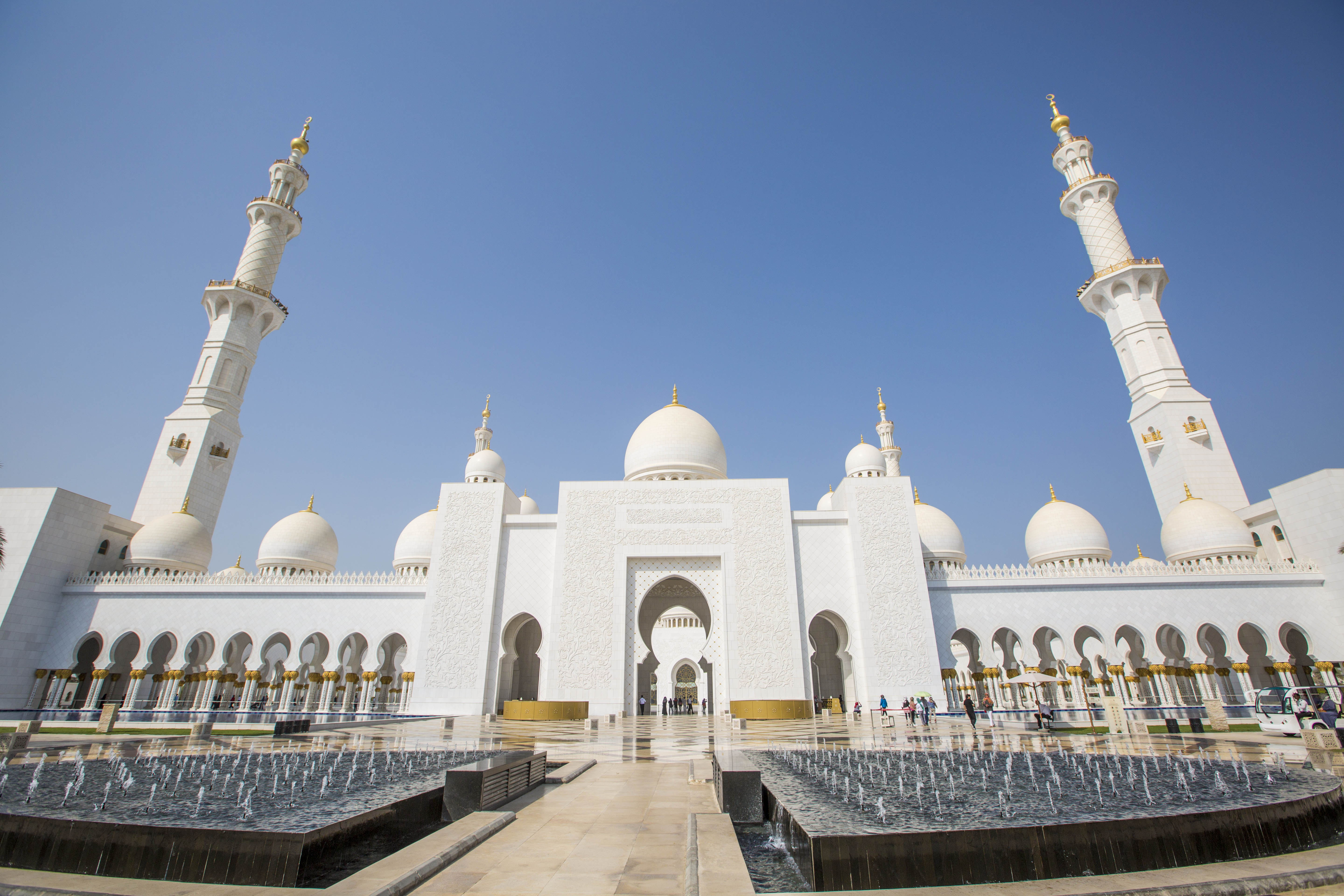 【携程攻略】阿布扎比谢赫扎耶德大清真寺景点,谢赫扎耶德清真寺是阿联酋最大的清真寺，世界第八大清寺。整个建筑群…