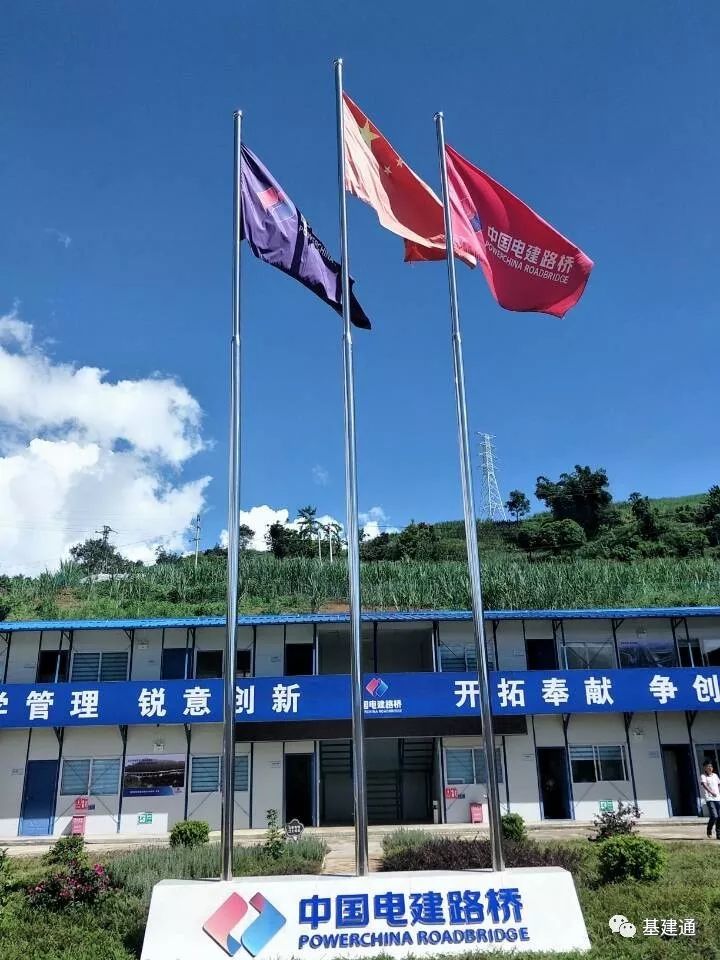 旗台营地建设除了三室五小基本硬件标准要求外,还要在营地的门厅,旗