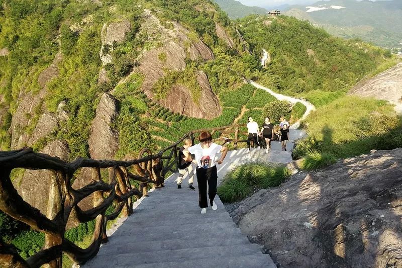 天笑户外一人也可报名松阳双童山高空玻璃栈道象溪村一日游