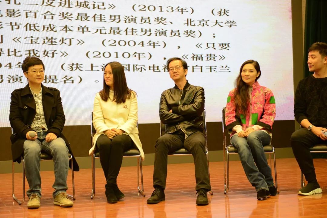 據悉,去年年底北京聯合大學藝術學院表演系曾以《青春之歌》作為學生