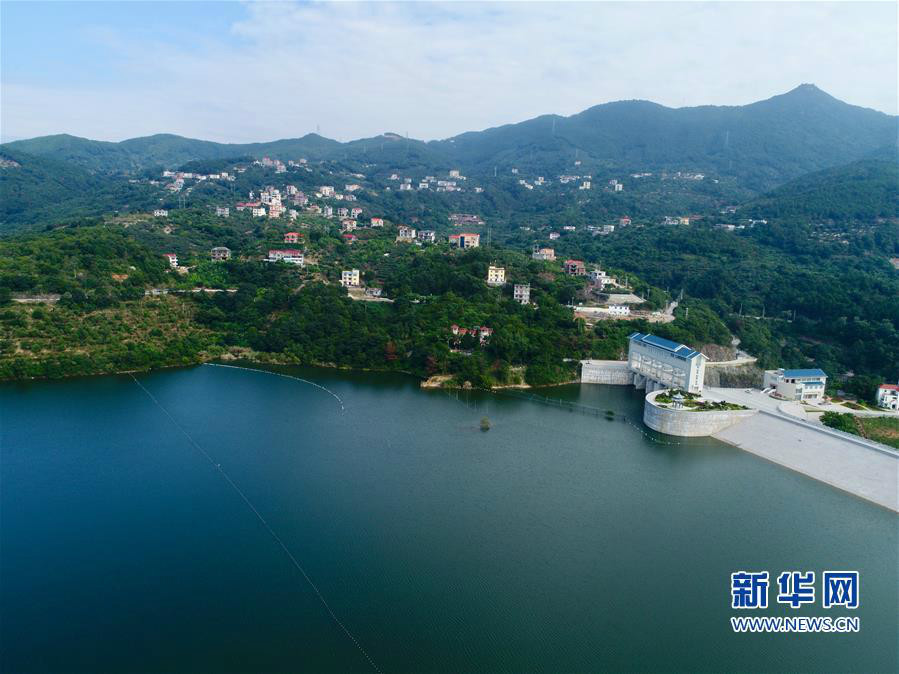 位於福建莆田市城廂區的東圳水庫風景(10月25日無人機拍攝).