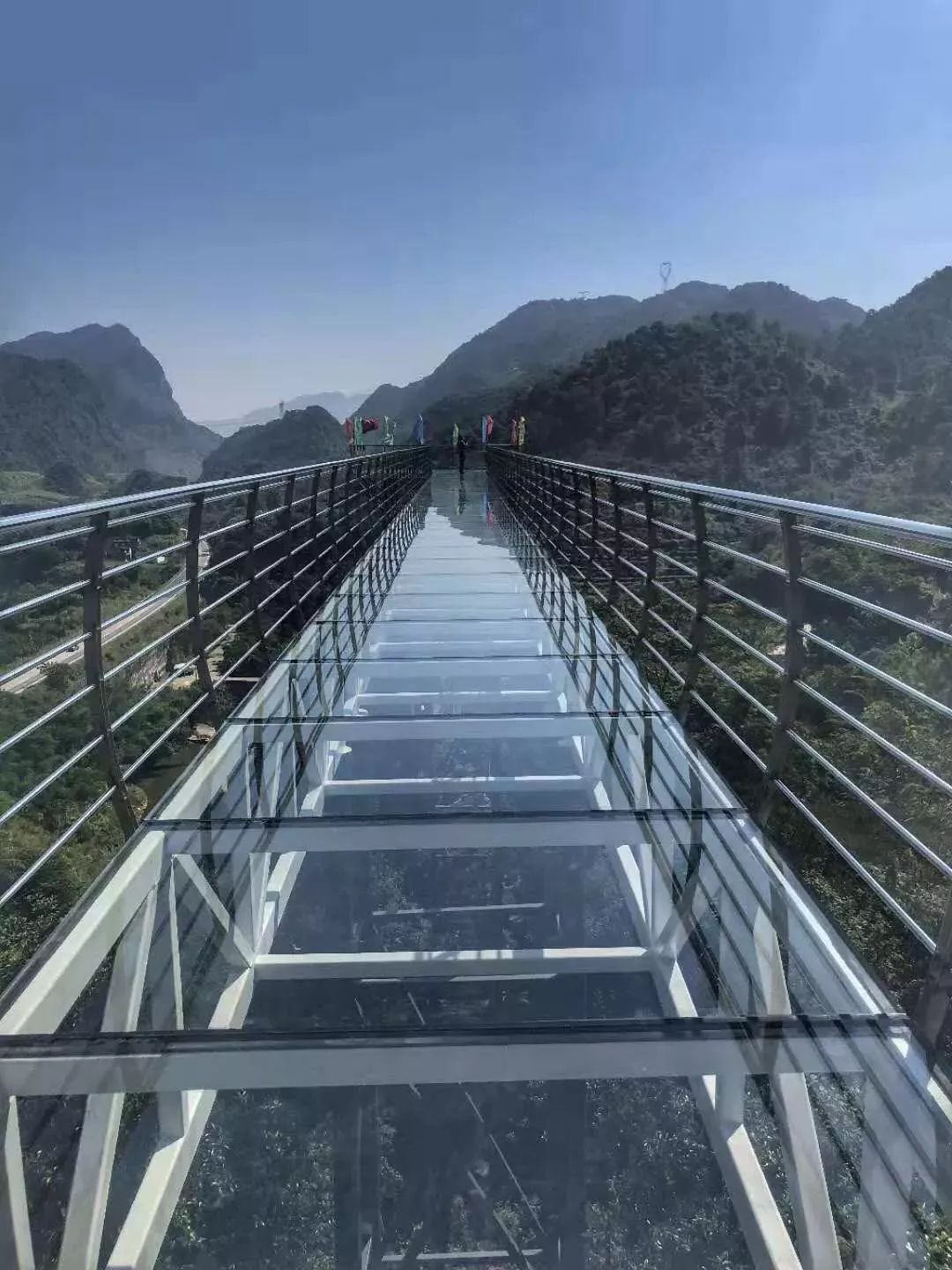阳山岭背玻璃桥图片