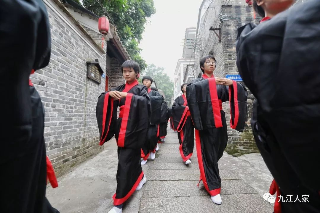 儒林中学:吴先莹,李淑菲,张瑜茵,区颖淇,李岷桐,曾颖茵,冯佩霞,关子聪