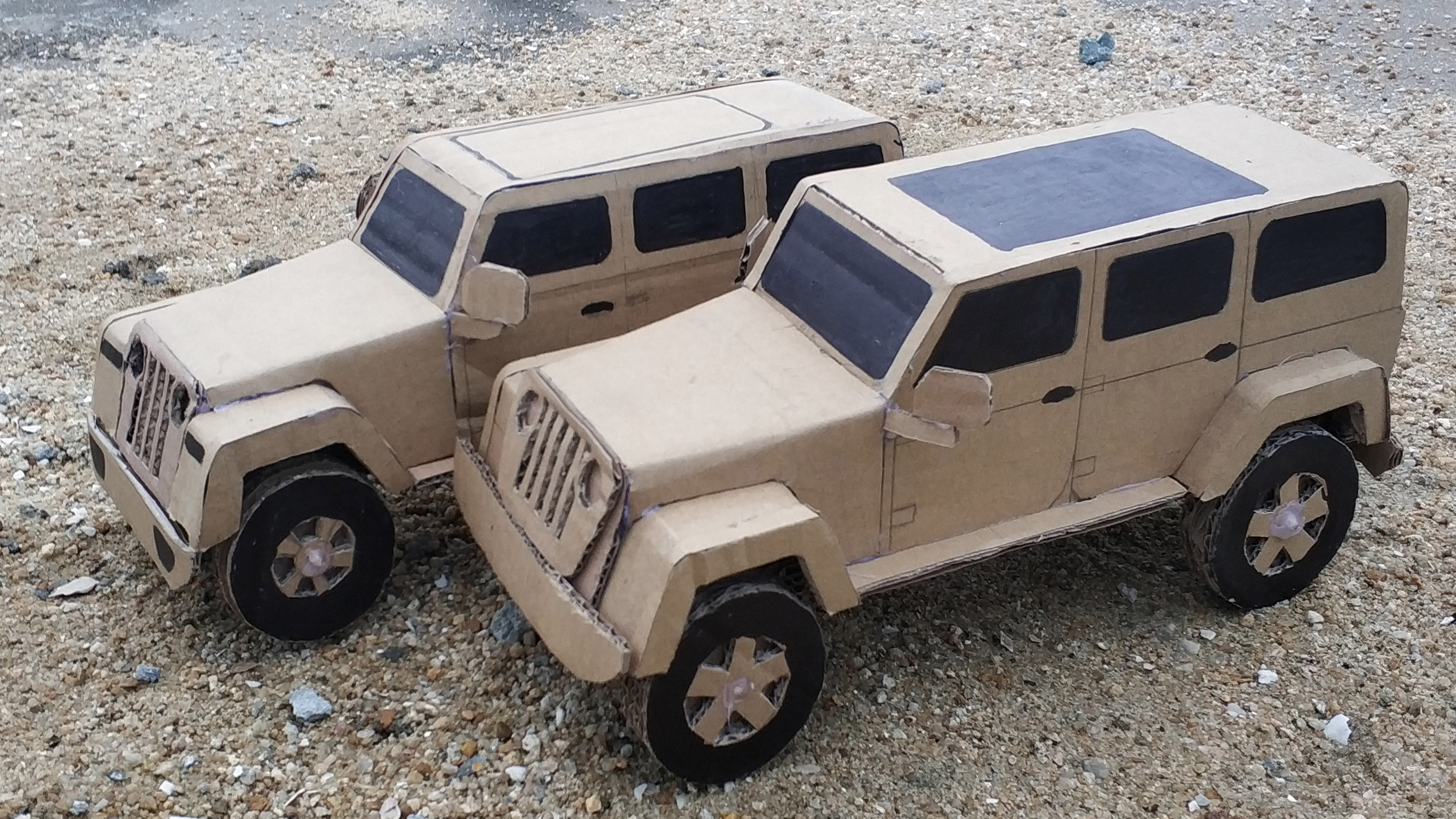 教你用纸箱diy制作jeep车 牧马人 sahara四门版汽车模型!