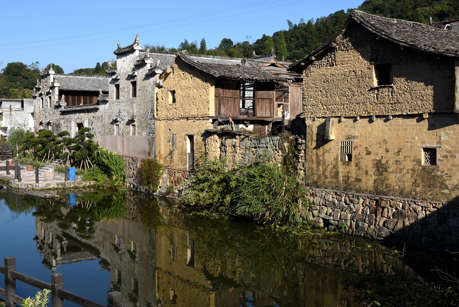 篇网络主题活动走进台州市仙居县步路乡西炉村,这里一些很古老的民居