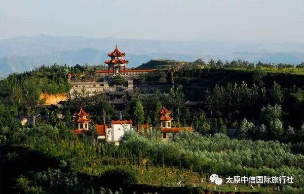 雲頂觀光園位於婁煩縣馬家莊鄉馬家莊村.