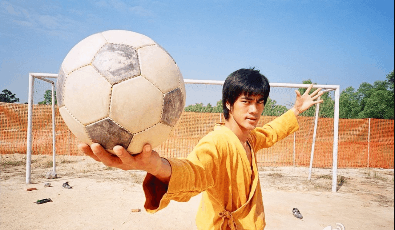 虽然在这之前陈国坤有演戏的经验,但《少林足球》