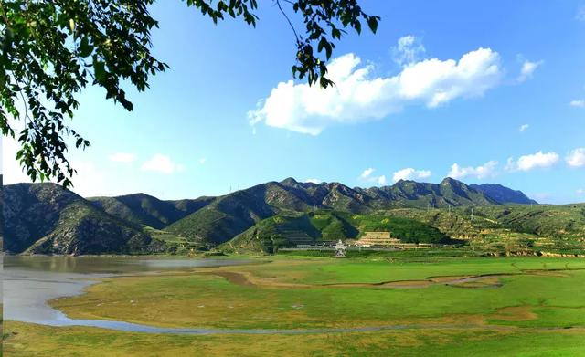 興縣美景黑茶山晉綏解放區烈士陵園石樓山,石猴山,仙人洞景區興縣裴家