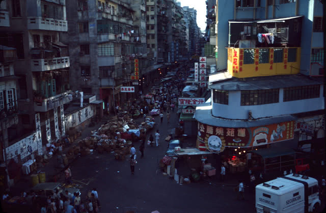 70年代老照片:深圳宝安无线电厂,香港街头