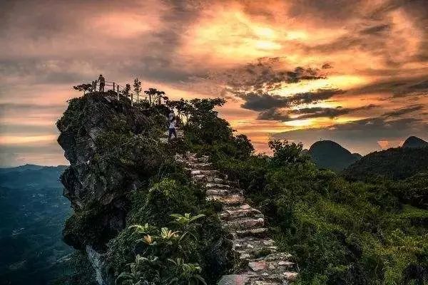 推薦地點:興義玉皇頂,雲湖山觀秋景,秋天是登高的季節,走過了夏的喧囂