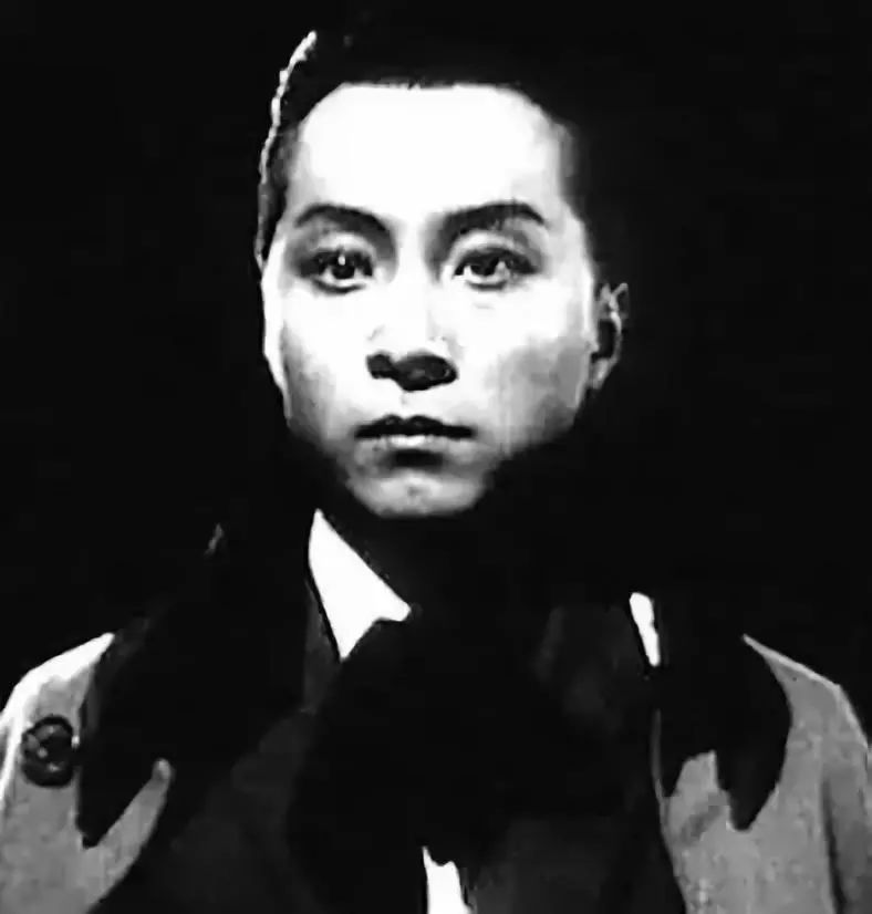 1945年9月上旬,以"满映"编剧张辛实为代表的进步电影工