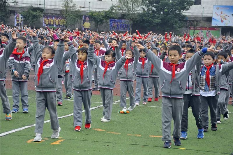 抓好校园足球 追逐足球梦想——南充市三原实验学校顺利通过全国校园