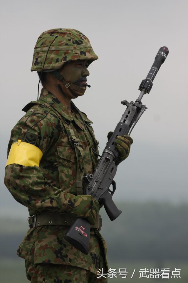 军事丨日本89自动步枪特种部队自己,花钱加装激光指示或战术灯
