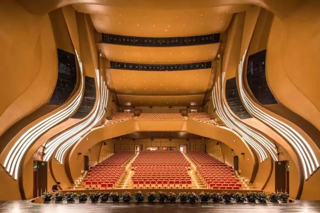 青岛大剧院歌剧厅图片