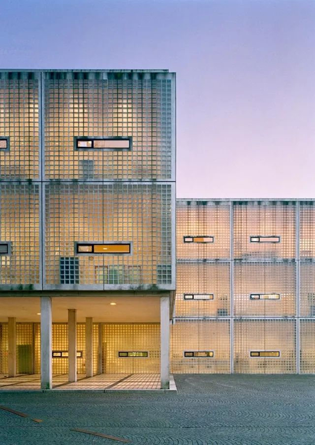 玻璃砖建筑经典案例图片