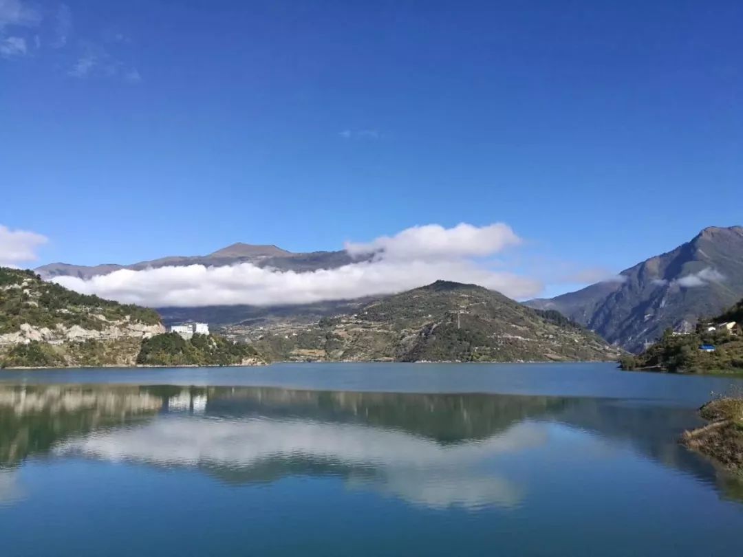 雪山村的风景