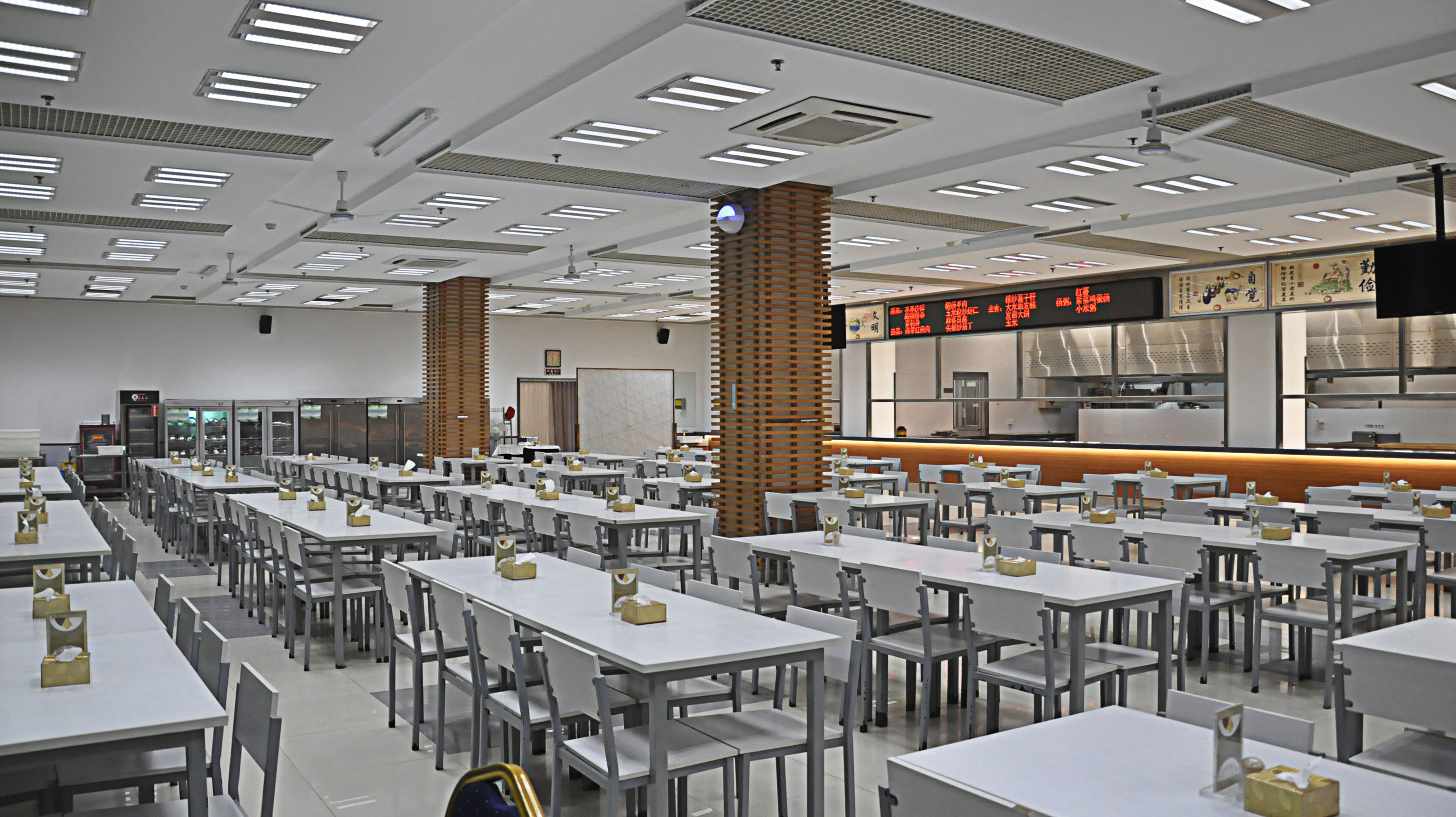 八大处装饰:食堂改造项目·空间自有盐色,才能温暖员工的胃