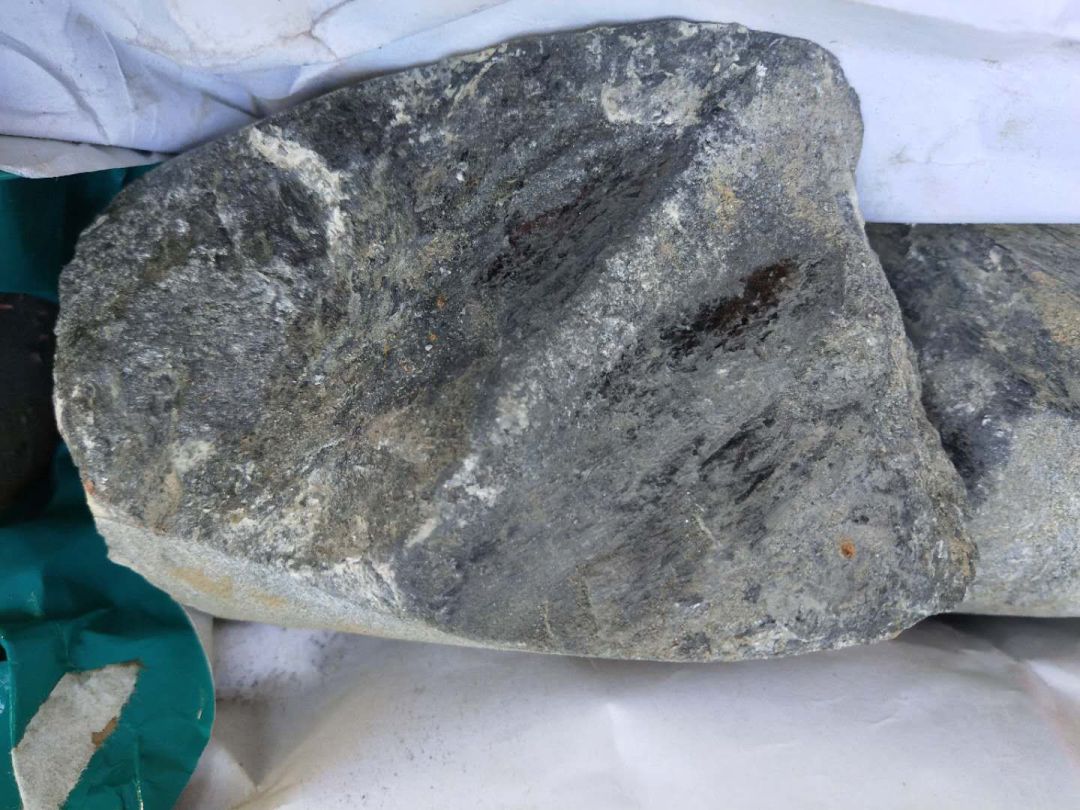 最厚处达56米江西宜黄发现多段晶质石墨矿体