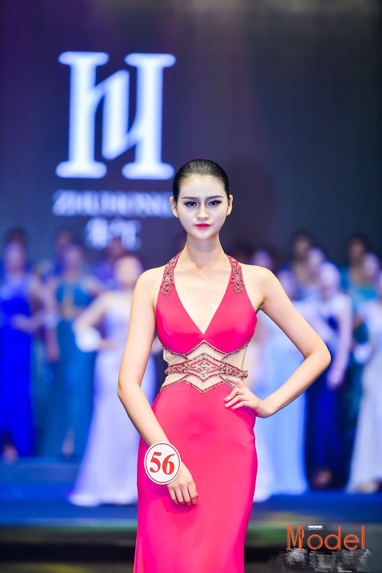 商丘回中学生王怡凡喜获2018丝绸之路世界模特大赛中国总决赛季军