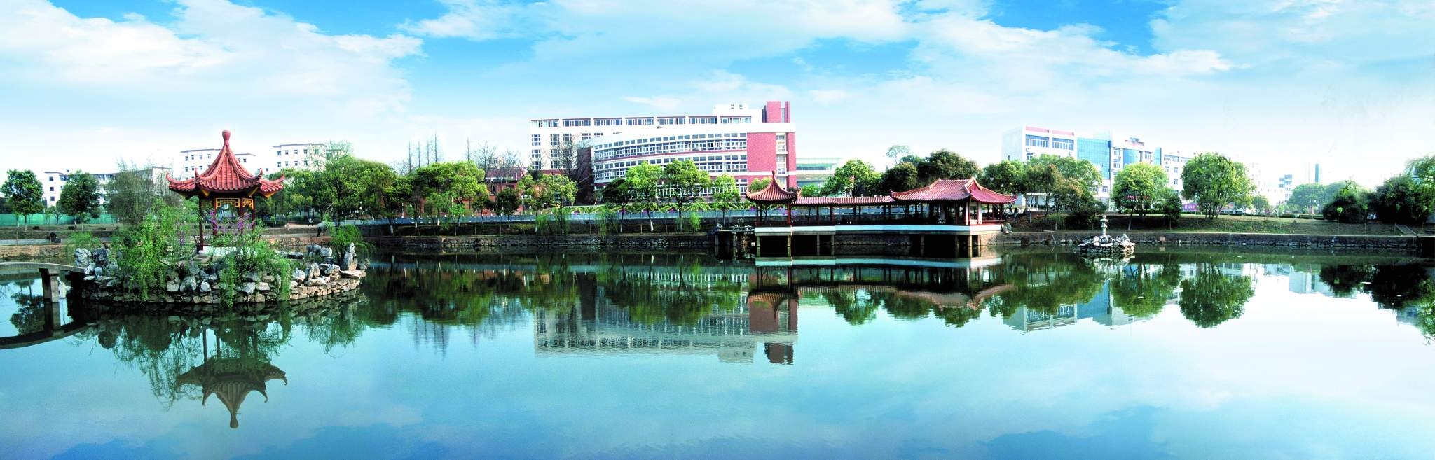 1987年升格为南昌职业技术师范学院,2002年更名为江西科技师范学院