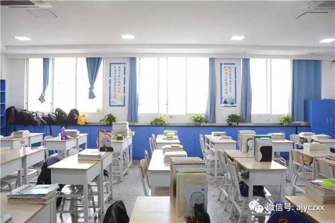 长江国际十八楼教室图片