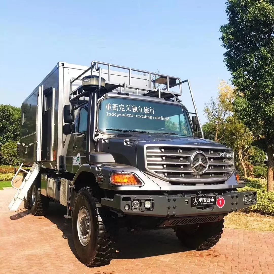 一座移動的城堡……奔馳賽託斯6x6越野房車全世界9臺,全亞洲唯一,據說