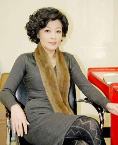 李咏老婆哈文:是一位成功的女人,优雅迷人照,特别是最后一张!