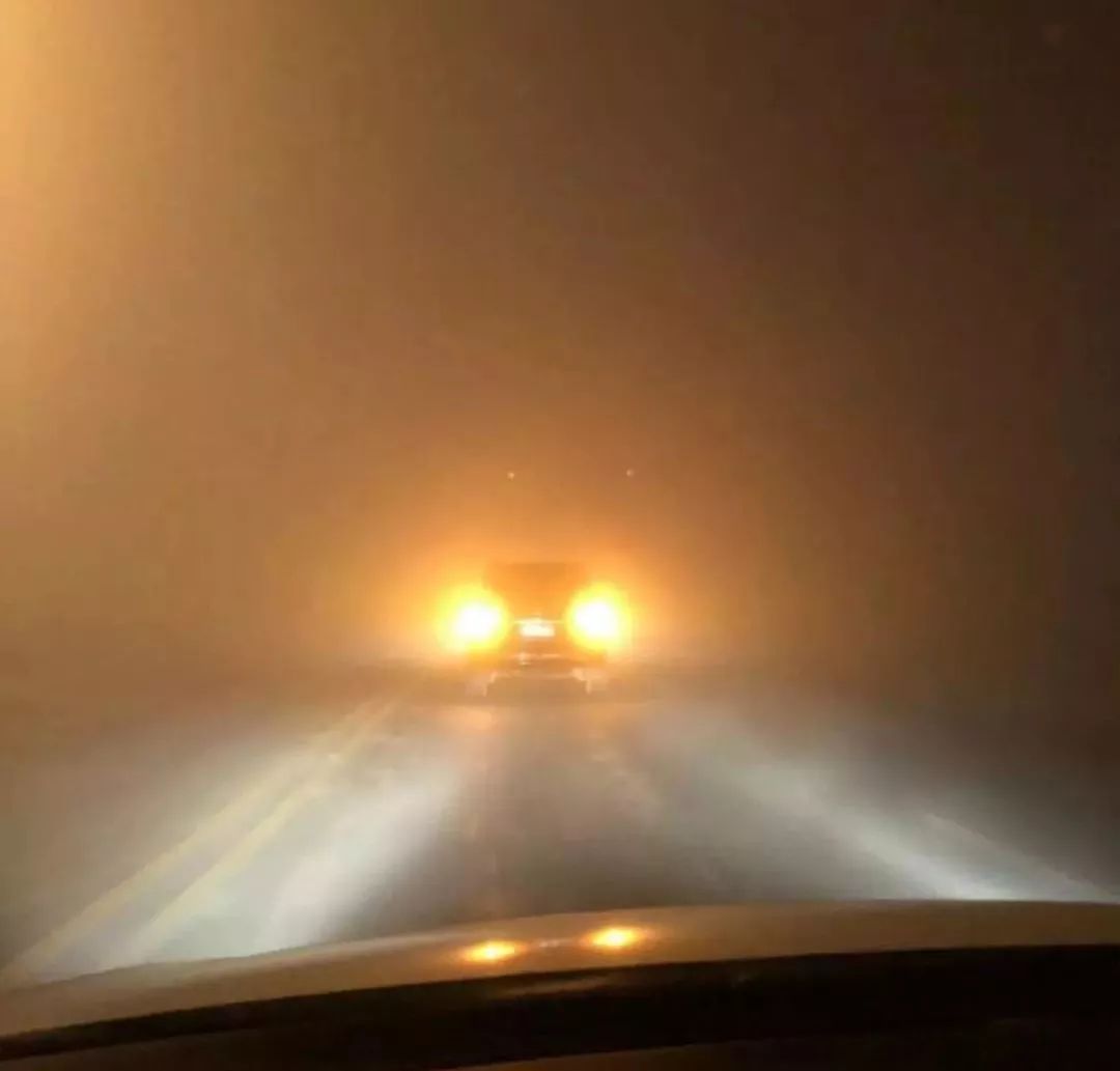 晚上大雾天气图片图片