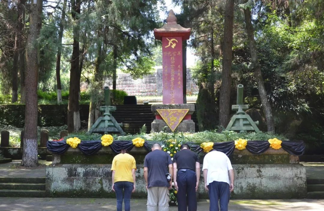 舒城追寻吴展烈士连载6王坪陵园埋忠骨家乡人民祭英烈