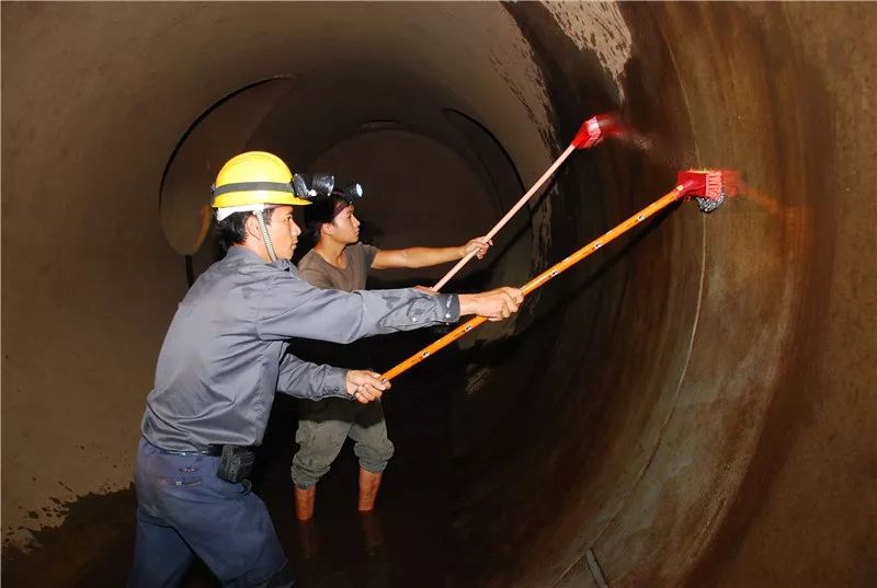 工程泵站,隧洞,渡槽,地下埋管,倒虹吸管等主要建築物和檢修閘,檢查井